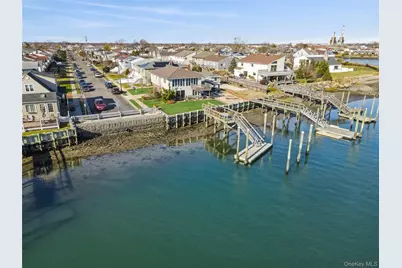 255 Delaware Avenue, Island Park, NY 11558 - Photo 5