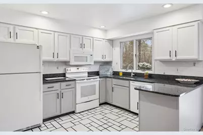 12 Hildreth Road, Hampton Bays, NY 11946 - Photo 7