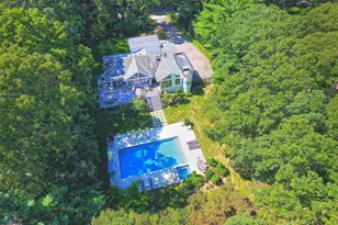 17 Beaumont Dr, Melville, NY 11747 - Photo 33