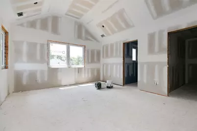 825 Weber Avenue, West Babylon, NY 11704 - Photo 15