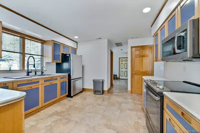 2905 Private Road, East Marion, NY 11939 - Photo 11