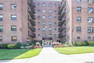 87-50 204th St, Hollis, NY 11423 - Photo 1