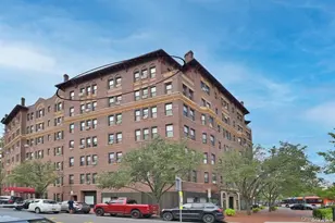 8 Barstow Rd, Great Neck, NY 11021 - Photo 27