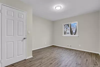 21 Chimney Lane, Bay Shore, NY 11706 - Photo 13