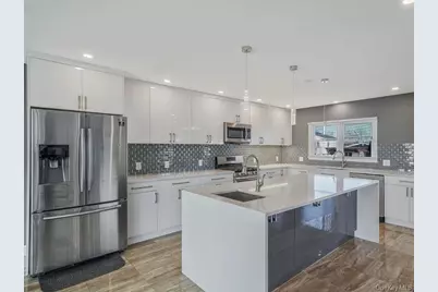 829 S Long Beach Avenue, Freeport, NY 11520 - Photo 5