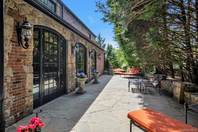 183 Mill Spring Road, Manhasset, NY 11030 - Photo 25