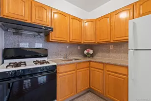 35-06 Leavitt St, Flushing, NY 11354 - Photo 9