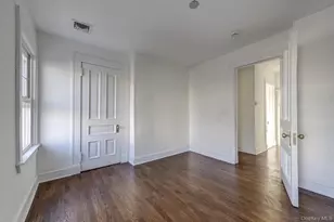 27 Locust Ln, Oyster Bay, NY 11771 - Photo 21