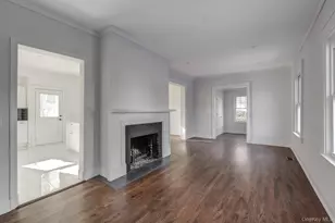 27 Locust Ln, Oyster Bay, NY 11771 - Photo 9