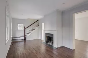 27 Locust Ln, Oyster Bay, NY 11771 - Photo 3