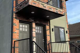 121-09 195th St, Saint Albans, NY 11413 - Photo 3