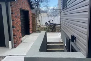 121-09 195th St, Saint Albans, NY 11413 - Photo 13