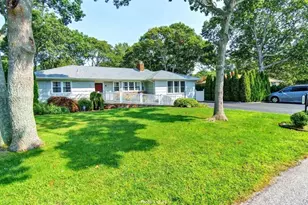 129 Lynncliff Rd, Hampton Bays, NY 11946 - Photo 3