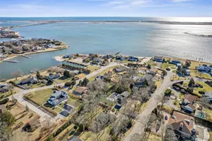 36 Nautilus Dr, Hampton Bays, NY 11946 - Photo 23