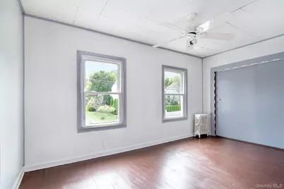 130 Trenton Avenue, White Plains, NY 10606 - Photo 11