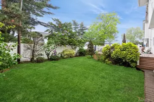 748 Sherwood St, Woodmere, NY 11581 - Photo 27