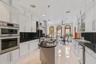 6 Summit Pl, Whitestone, NY 11357 - Photo 17