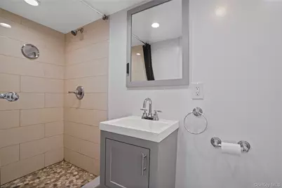 64-18 84 Place, Middle Village, NY 11379 - Photo 17