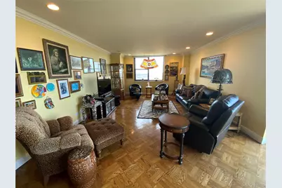 27110 Grand Central Parkway #33D, Floral Park, NY 11005 - Photo 5