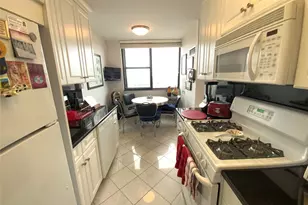 271-10 Grand Central Pkwy, Floral Park, NY 11005 - Photo 9