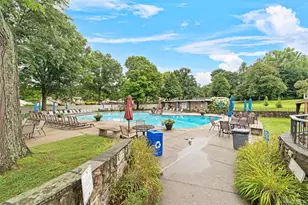 156 Carriage Ct, Yorktown Heights, NY 10598 - Photo 33