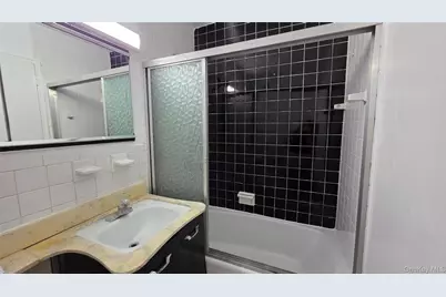 70-25 Yellowstone Boulevard #24B, Forest Hills, NY 11375 - Photo 9