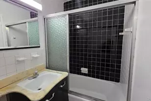 70-25 Yellowstone Blvd, Forest Hills, NY 11375 - Photo 9