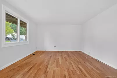 41 Jefferson Oval #B, Yorktown Heights, NY 10598 - Photo 9