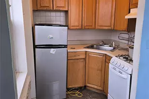 87-70 173rd St, Jamaica, NY 11432 - Photo 9