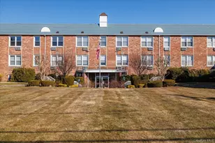 75 Noble St, Lynbrook, NY 11563 - Photo 3