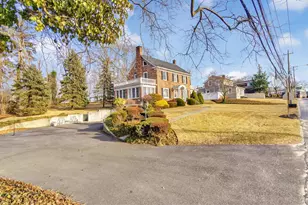 280 Wickham Ave, Mattituck, NY 11952 - Photo 3