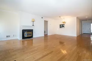 12 Windward Ln, Bronx, NY 10464 - Photo 7