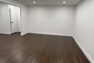 11 Wooleys Ln, Great Neck, NY 11023 - Photo 13