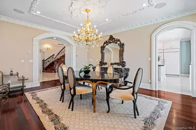 28 Whitney Circle, Glen Cove, NY 11542 - Photo 7