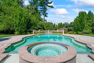 28 Whitney Cir, Glen Cove, NY 11542 - Photo 35