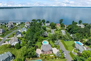 28 Whitney Cir, Glen Cove, NY 11542 - Photo 43