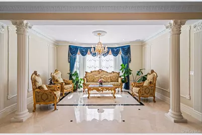 28 Whitney Circle, Glen Cove, NY 11542 - Photo 15