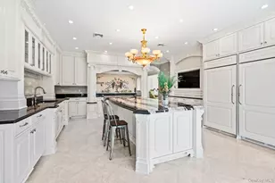 28 Whitney Cir, Glen Cove, NY 11542 - Photo 11