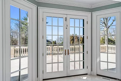 28 Whitney Circle, Glen Cove, NY 11542 - Photo 13