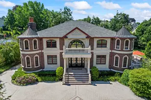 28 Whitney Cir, Glen Cove, NY 11542 - Photo 3