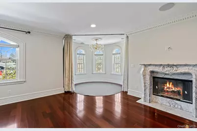 28 Whitney Circle, Glen Cove, NY 11542 - Photo 27