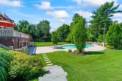 28 Whitney Circle, Glen Cove, NY 11542 - Photo 37