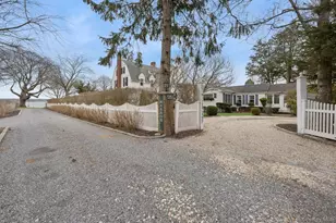 424 4th St, Greenport, NY 11944 - Photo 3