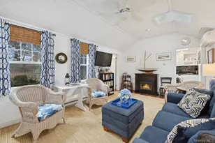 424 4th St, Greenport, NY 11944 - Photo 11