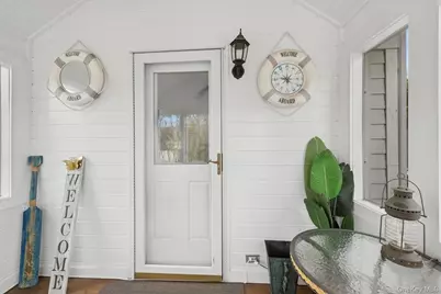 424 4th Street, Greenport, NY 11944 - Photo 7