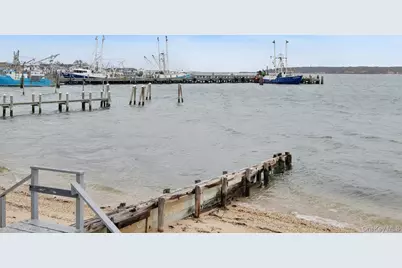 424 4th Street, Greenport, NY 11944 - Photo 19