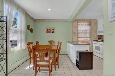 120 Morris Avenue #B17, Rockville Centre, NY 11570 - Photo 7