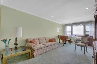 120 Morris Avenue #B17, Rockville Centre, NY 11570 - Photo 5