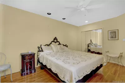 120 Morris Avenue #B17, Rockville Centre, NY 11570 - Photo 17