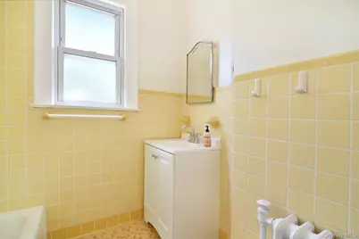 19 Primrose Avenue, Mount Vernon, NY 10552 - Photo 15